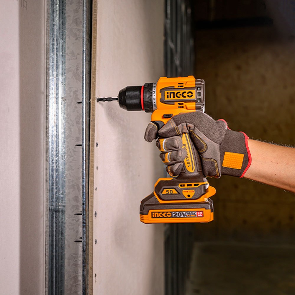 INGCO TALADRO DE ROTACIÓN M1/2 20V 50NM 2000RPM BRUSHLESS INCLUYE 2 BATERIAS 1 CARGADOR Y ACCESORIOS UCDLI205062 - MARKEMSTORE - Taladros