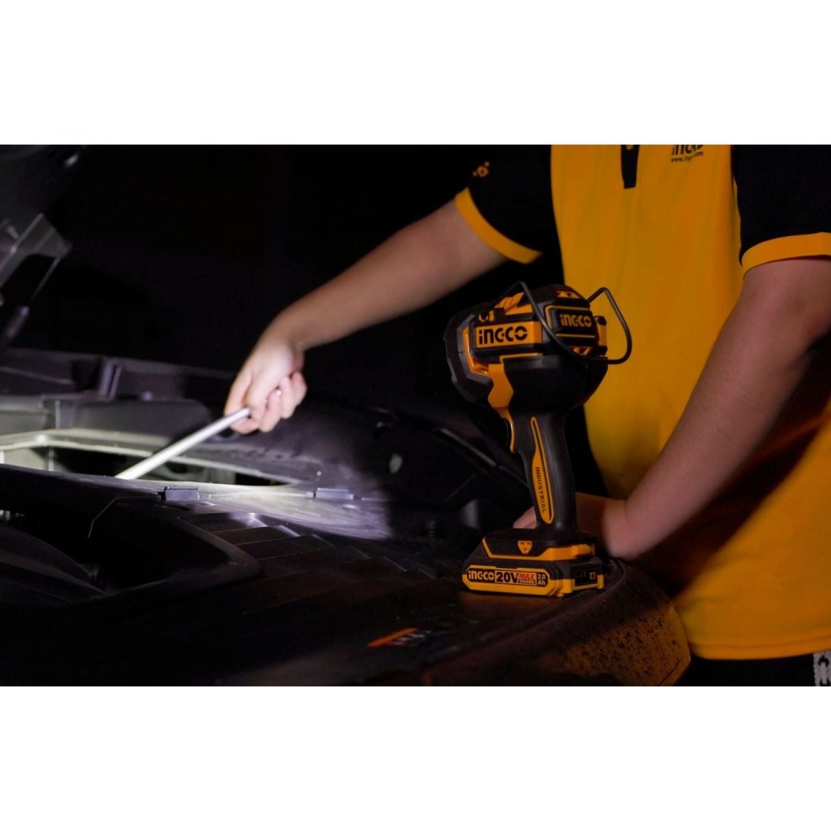 INGCO LAMPARA PORTATIL 20V LED 22.5W 3 MODOS 2500 LUMENS SIN BATERIA CWLI20885 - MARKEMSTORE - Linternas