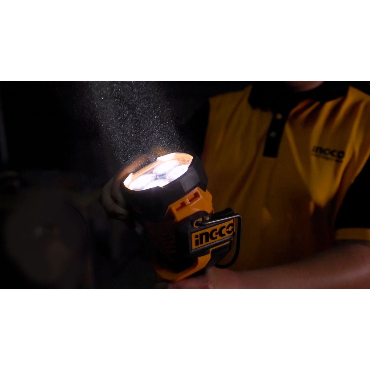 INGCO LAMPARA PORTATIL 20V LED 22.5W 3 MODOS 2500 LUMENS SIN BATERIA CWLI20885 - MARKEMSTORE - Linternas