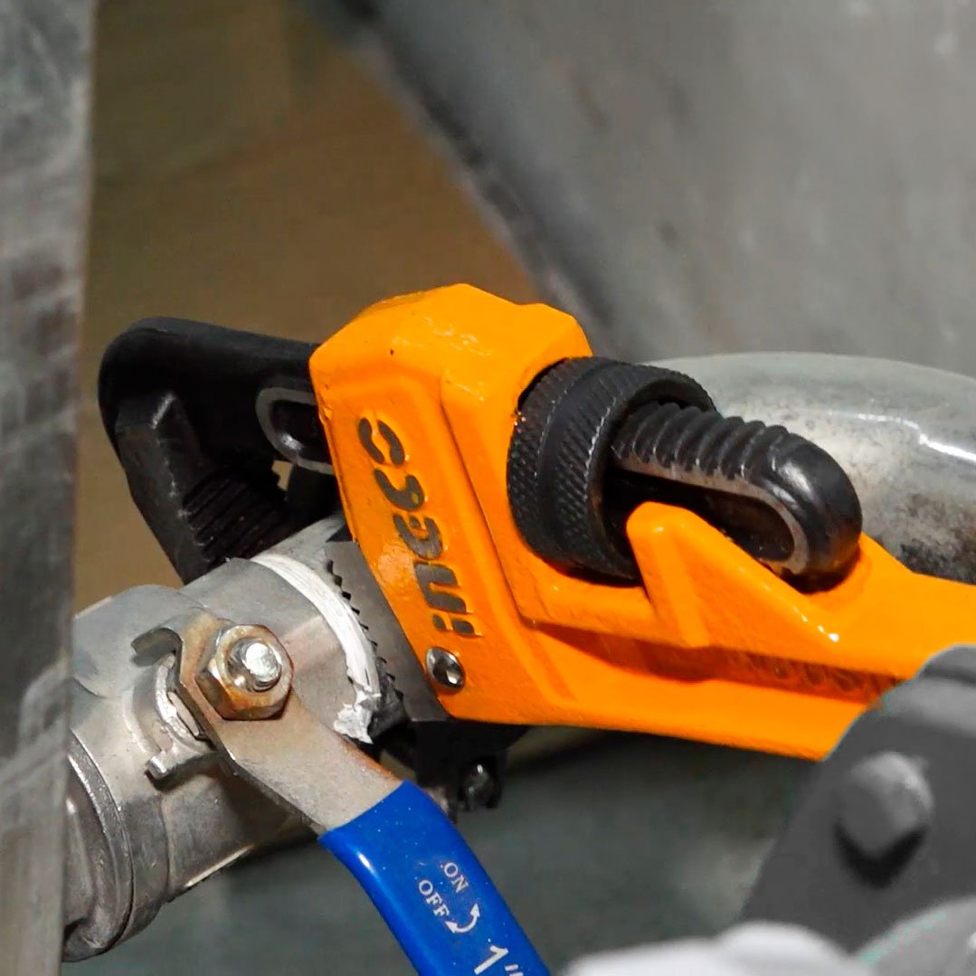 Llave de Tubo 48" INGCO HPW0848 | Llave Autoajustable Industrial - MARKEMSTORE - Llaves y Juegos